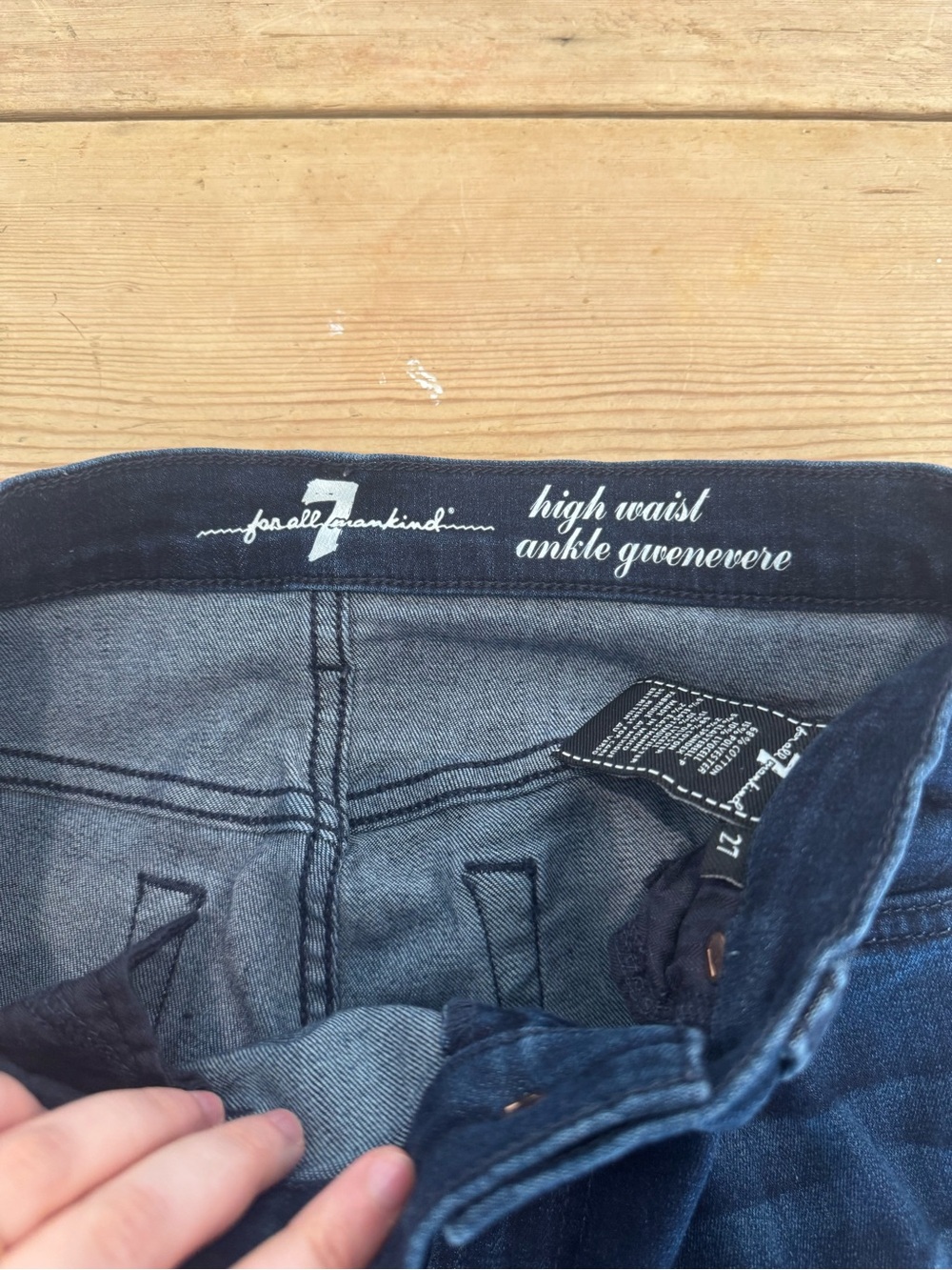 7 For All Mankind Gwenevere high waisted ankle jean in size 27 - Picture 3 of 5